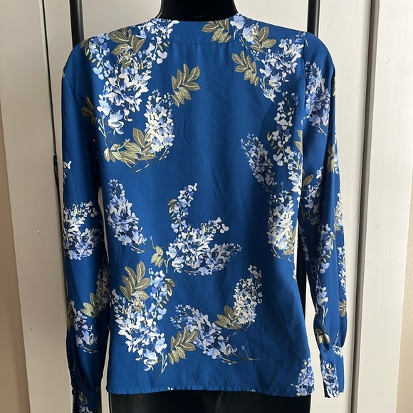 Vince Camuto wrap top - Picture 5 of 7